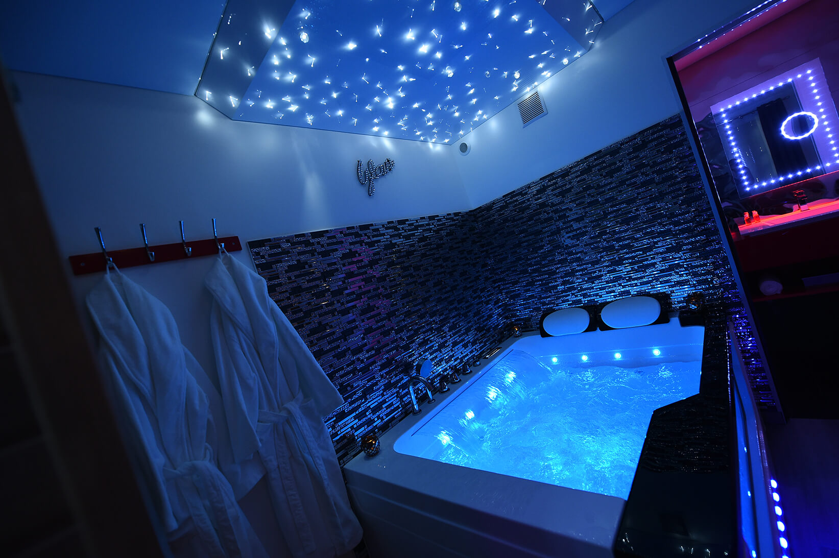 chambre-glam-appart-spa-balneo-privee